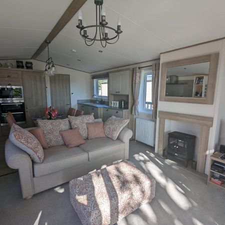 Stunning Luxury Caravan On Edge Of New Forest On Shorefield Country Park Entertainment And Leisure Passes Included Milford on Sea Exteriör bild