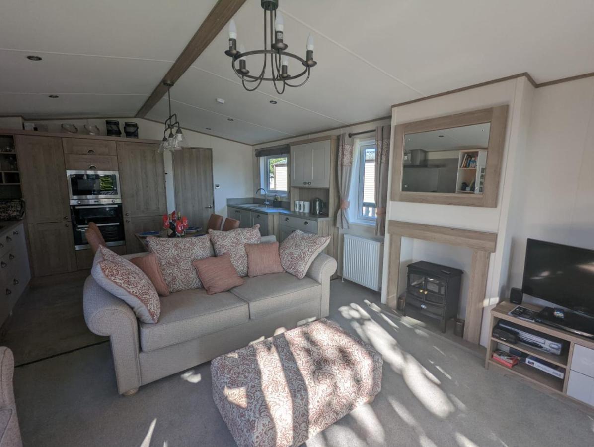 Stunning Luxury Caravan On Edge Of New Forest On Shorefield Country Park Entertainment And Leisure Passes Included Milford on Sea Exteriör bild