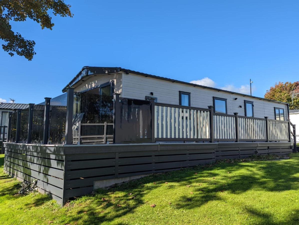 Stunning Luxury Caravan On Edge Of New Forest On Shorefield Country Park Entertainment And Leisure Passes Included Milford on Sea Exteriör bild