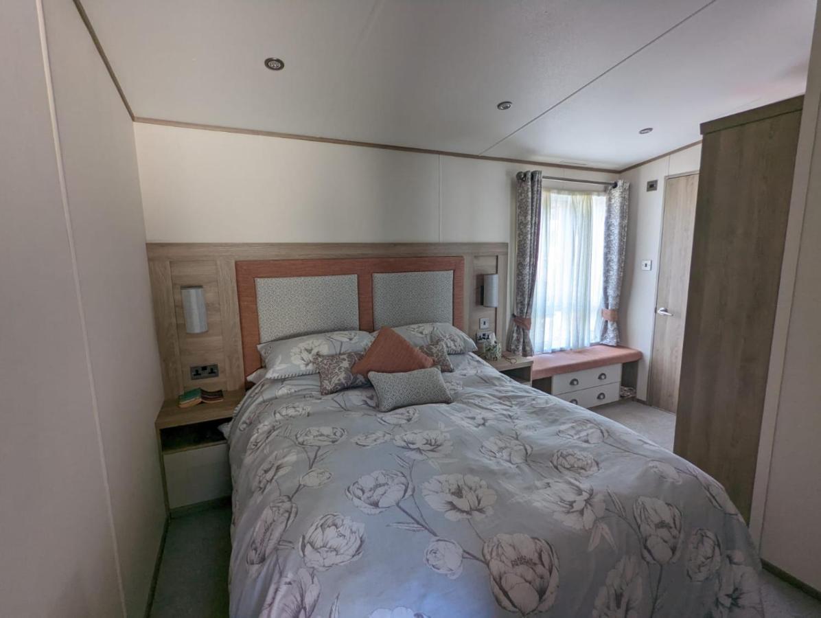 Stunning Luxury Caravan On Edge Of New Forest On Shorefield Country Park Entertainment And Leisure Passes Included Milford on Sea Exteriör bild