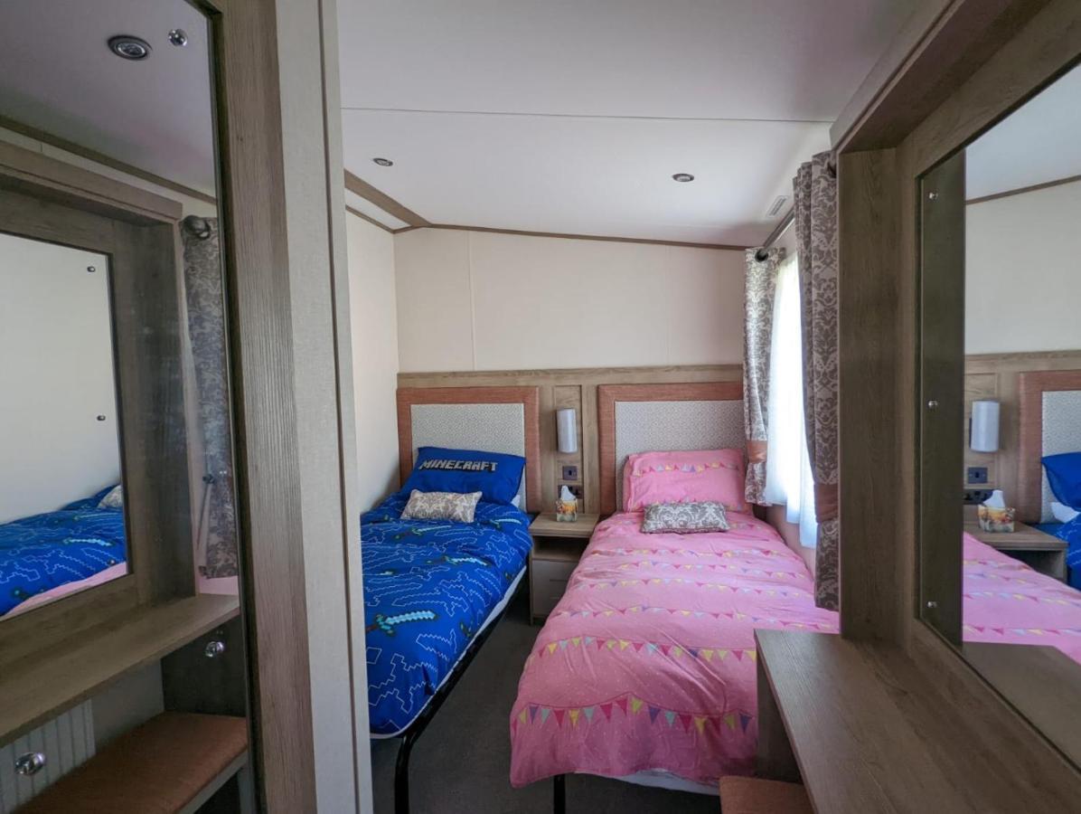 Stunning Luxury Caravan On Edge Of New Forest On Shorefield Country Park Entertainment And Leisure Passes Included Milford on Sea Exteriör bild