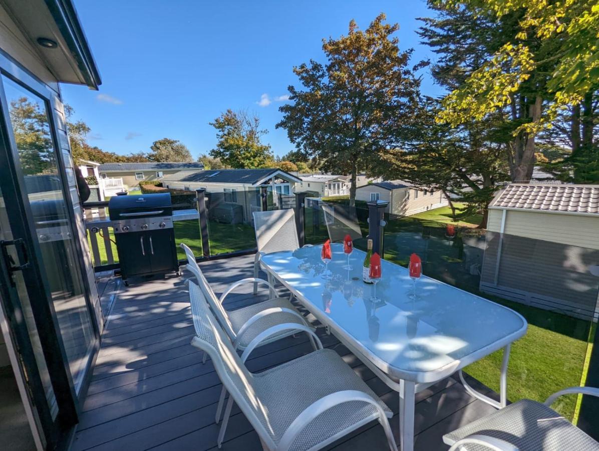 Stunning Luxury Caravan On Edge Of New Forest On Shorefield Country Park Entertainment And Leisure Passes Included Milford on Sea Exteriör bild